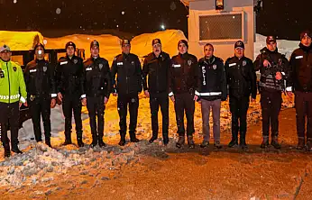 Müdür Mutlu, Erciş Polis Uygulama Noktasını ziyaret etti