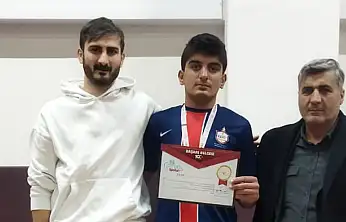 Nizamettin Aktaş Anadolu Lisesi öğrencisi il birincisi oldu