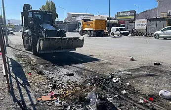 Oto Sanayi Sitesi'nde temizlik çalışması