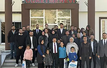 Özalp'ta Kitap Van yarışmalarında dereceye giren öğrencilere ödül