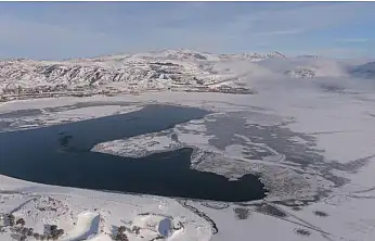 Sıhke Göleti'nin yüzeyi dondu