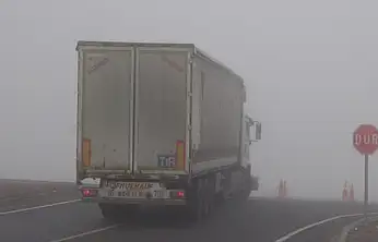 Sis, sürücülere zor anlar yaşattı