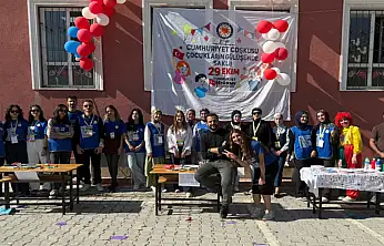 TEGV Gönüllüleri ve öğrencilerden anlamlı kutlama...