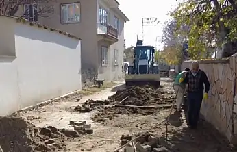 Tekevler Mahallesinde parke taşı döşeme çalışması