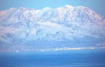 Teleskopik lensle Bitlis'ten Van'ı görüntüledi