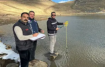 Tendürek Dağı'ndaki gölette su ürünleri incelemesi yapıldı