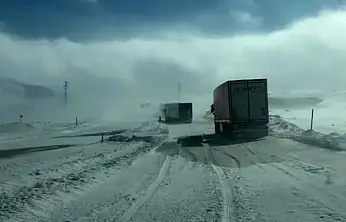 Tendürek Geçidi yoğun kar ve tipi nedeniyle ulaşıma kapandı