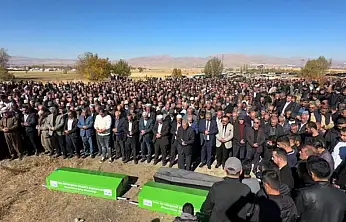 Trafik kazasında hayatını kaybedenler toprağa verildi