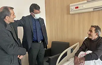 Türkmenoğlu, Ankara'da tedavi gören Vanlıları ziyaret etti