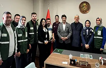 Türkmenoğlu'ndan Yeşilay Van Şubesi'ne ziyaret
