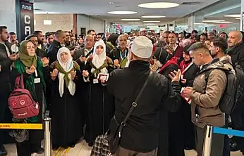 Umreye giden vatandaşlar kutsal topraklara Van'dan uğurlandı