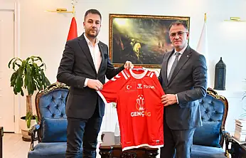 Vali Balcı'dan gençlik ve spor projelerine destek