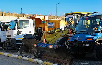 Van Büyükşehir Belediyesi karla mücadelede göreve hazır