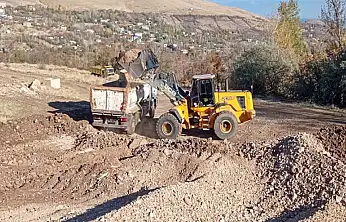 Van Büyükşehir Belediyesi kırsal yollarda çalışmalarını hızlandırdı