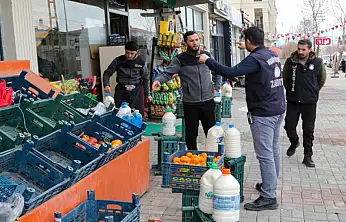 Van Büyükşehir'den kaldırım işgallerine denetim