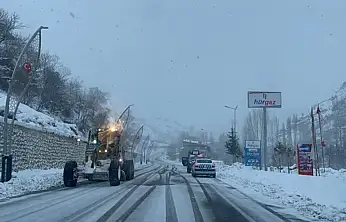 Van-Çatak yolu trafiğe kapatıldı