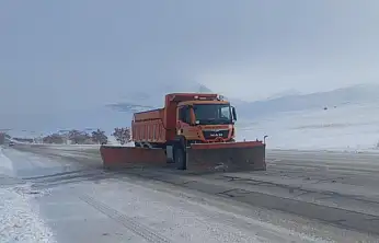Van'da 90 yerleşim yerinin yolu ulaşıma kapandı