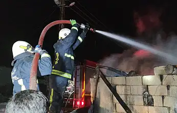Van'da ahır yangını paniğe yol açtı