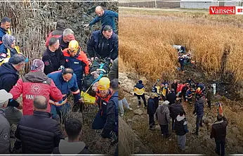 Van'da araç bataklığa uçtu: 5 yaralı