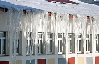 Van'da buz sarkıtları tehlike saçıyor