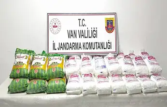Van'da çok sayıda kaçak eşya ve gıda ele geçirildi