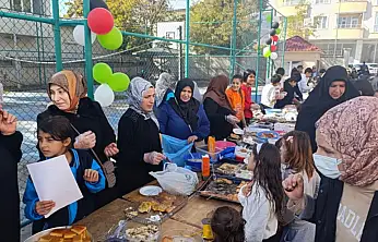 Van'da Gazze yararına hayır panayırı düzenlendi