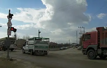 Van'da hemzemin geçitte ışık arızası trafiği kilitledi