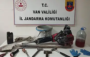 Van'da kaçak kazı yapan 4 kişiye adli işlem yapıldı