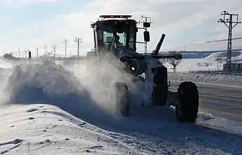 Van'da kardan dolayı kapanan 625 yoldan 408'i açıldı
