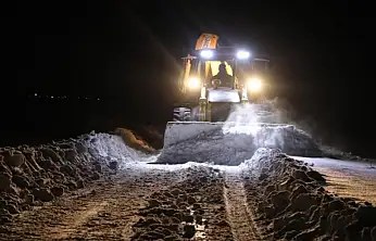 Van'da kardan dolayı kapanan 625 yoldan 469'u açıldı