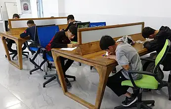 Van'da öğrenciler ara tatilde hem öğrendi hem yarıştı