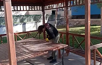 Van'da parklarda bakım onarım çalışması