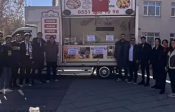 Van'da üniversite öğrencilerinden 20 şehit için anlamlı etkinlik