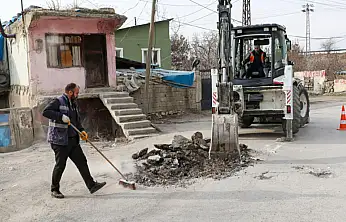 Van'da yol bakım onarım çalışmaları sürüyor