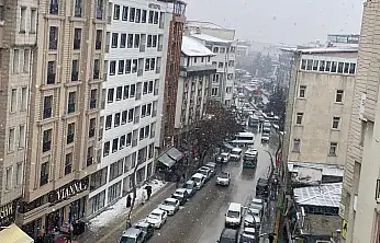 Van haftaya kar yağışıyla uyandı