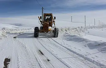 Van Meydancık Mahallesi'nde kar temizleme çalışması