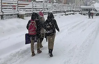 Van Muradiye'de eğitime kar engeli
