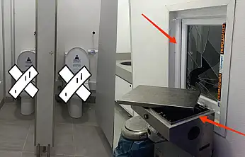 Vandallar, parklardaki modüler tuvaletlere zarar verdi