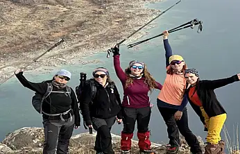 Vanlı dağcılardan Nemrut Kalderası'nda 12 saatlik zorlu yürüyüş