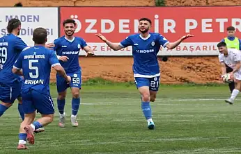 Vanlı Golcü Ahmet Taşdemir, Pazarspor'u sırtlıyor