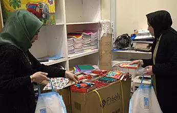 Vanlı öğrencilere kırtasiye malzemesi desteği