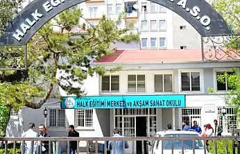 Vanlılar, Halk Eğitim Merkezi binasının yıktırılmasına karşı çıkıyor