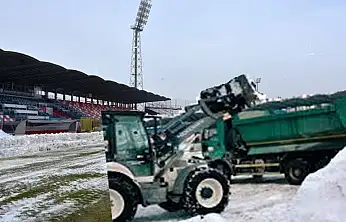 Vanspor stadının zemini tartışılıyor