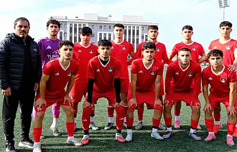 Vanspor U19 Takımı, 9 maçta 8 galibiyetle liderlik koltuğunda