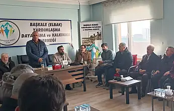 Yazar Metin Rastdil, Başkale'de okurlarıyla buluştu