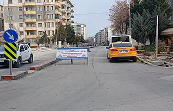 Yol ve kaldırım çalışmaları şehre yeni bir çehre kazandırıyor