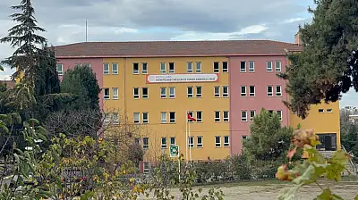 15 öğrenci zehirlenme şüphesiyle hastaneye kaldırıldı