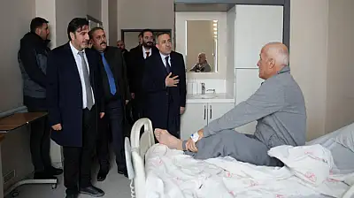 AK Parti heyetinden hastane ziyareti
