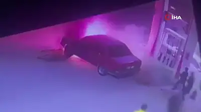 Akaryakıt istasyonunda araç yangını korkuttu