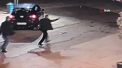 Akrabalar arasında silahlı kavga : Yeğenini vurdu, ardından kazara kendisini yaraladı